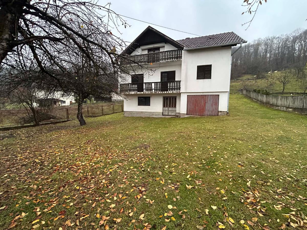 OGLAS – Prodaje se kuća u Bušletiću, 2,5 duluma zemljišta