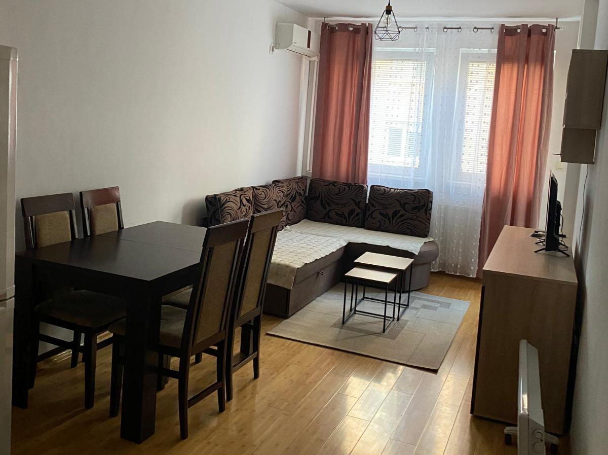 OGLAS: Izdajem namješten jednosoban stan – centar Doboja