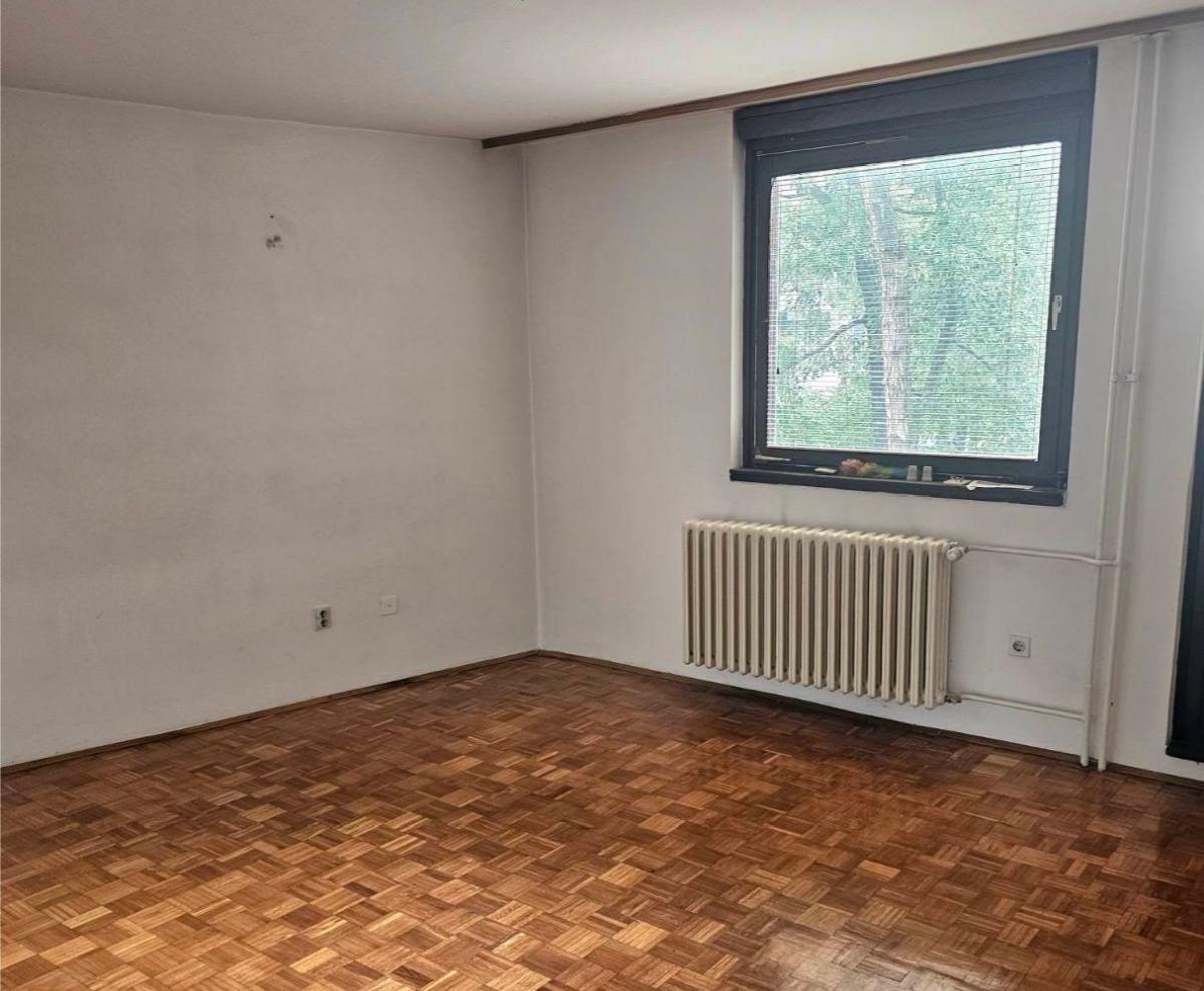 OGLAS: Trosoban stan na prodaju u Doboju (FOTO)