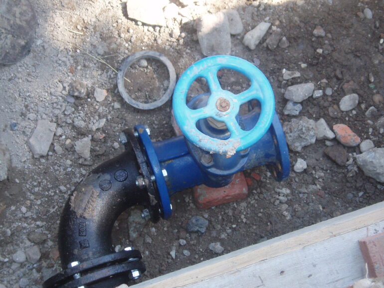 DOBOJSKI INFO NAJAVLJUJE: Privremeni prekid u vodosnabdijevanju zbog kvara na cjevovodu u Doboju