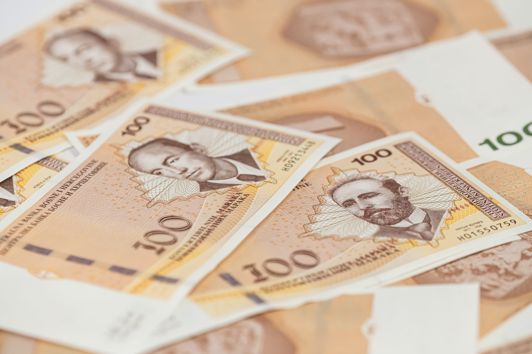 Plata u MUP-u RS porasla za 30%, radniku u fabrici za 15 KM!