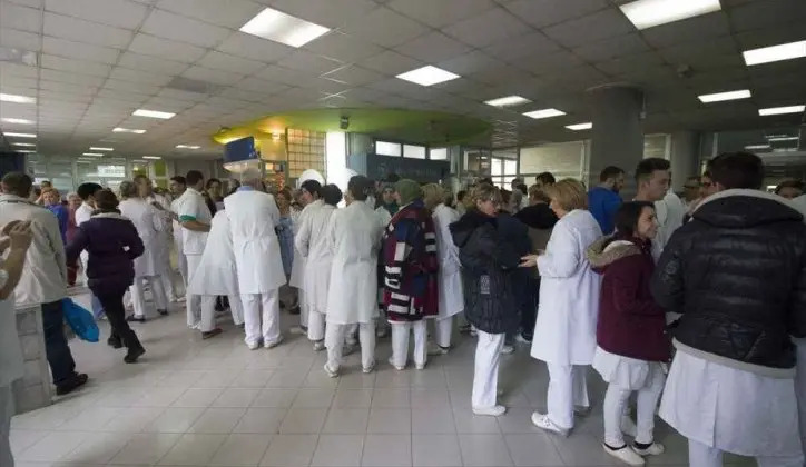 Kad nema ko da liječi – radiš do 68? Novo pravilo za medicinare u RS