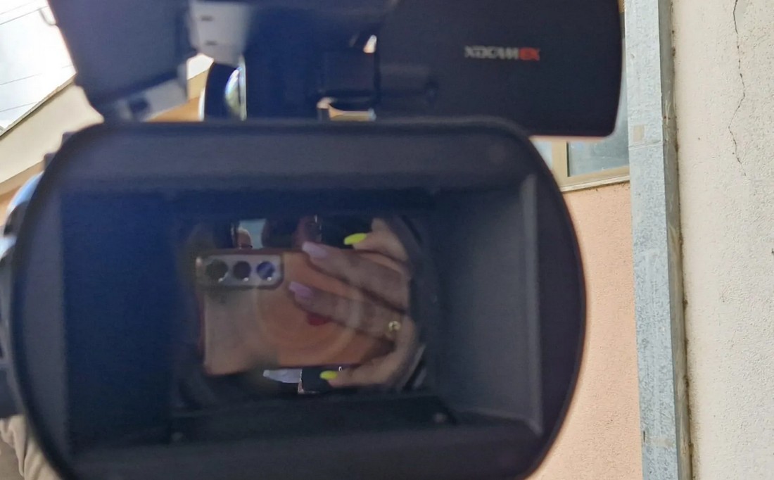 NAŠA REALNOST: Kad novinarka progovori – zbog stava kritike i na račun ruža