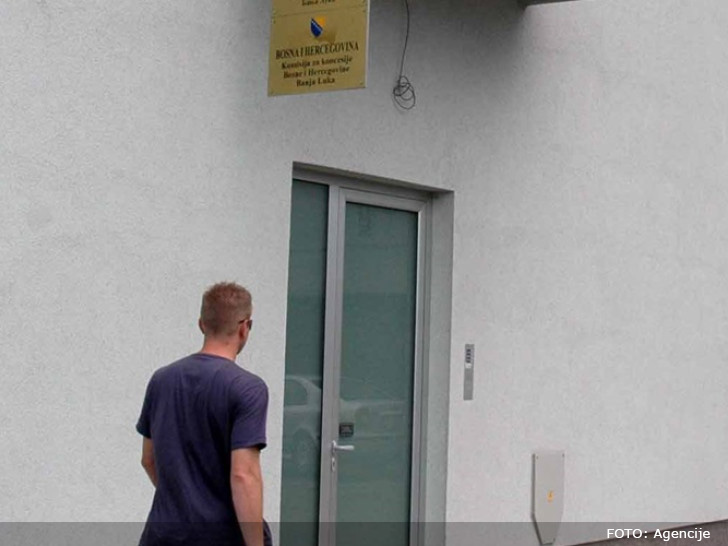 BESMISLENA KOMISIJA Ne rade ništa, a dobijaju stimulacije