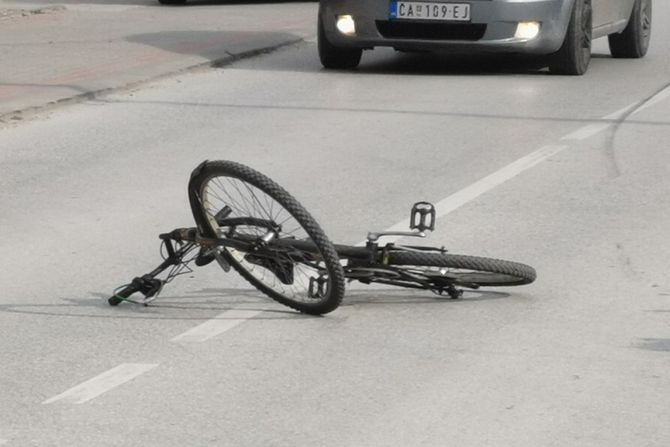 TRAGEDIJA KOD DOBOJA U saobraćajnoj nesreći poginuo biciklista