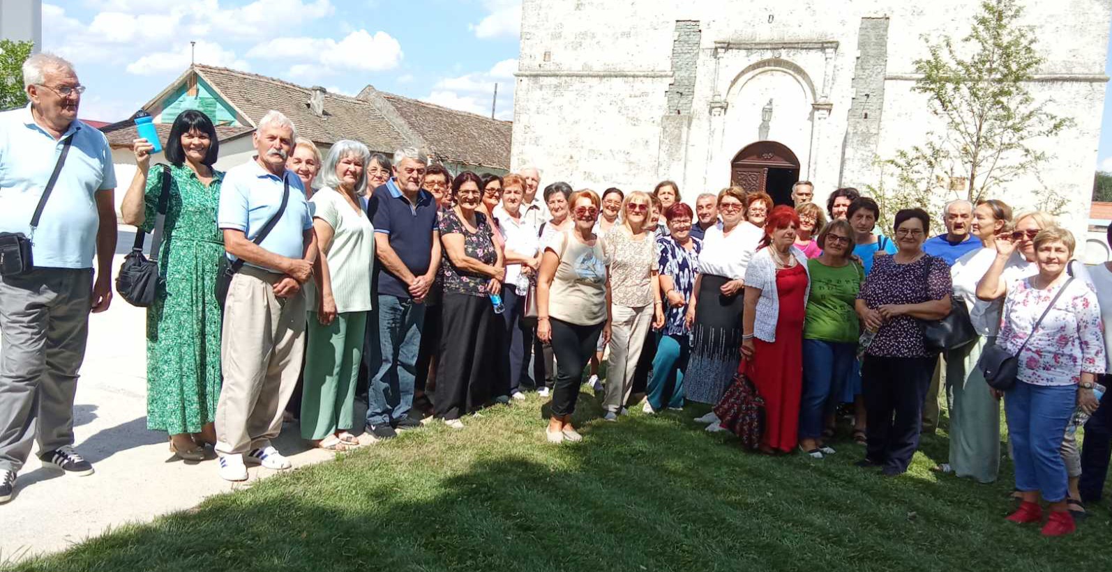 DOBOJ: Penzioneri posjetili fruškogorske manastire