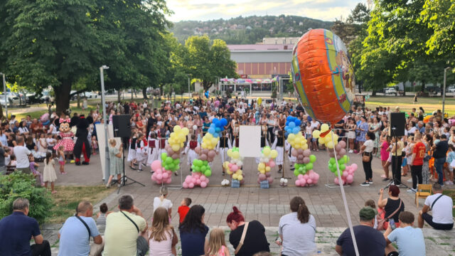 DOBOJ: Konferencija beba okupila više od 90 mališana (FOTO)