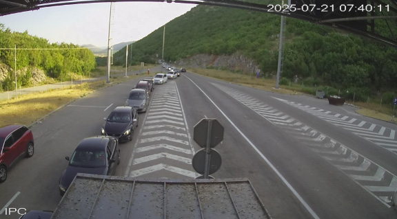 GRANIČNI PRELAZI Pojačan saobraćaj prema Hrvatskoj i Crnoj Gori