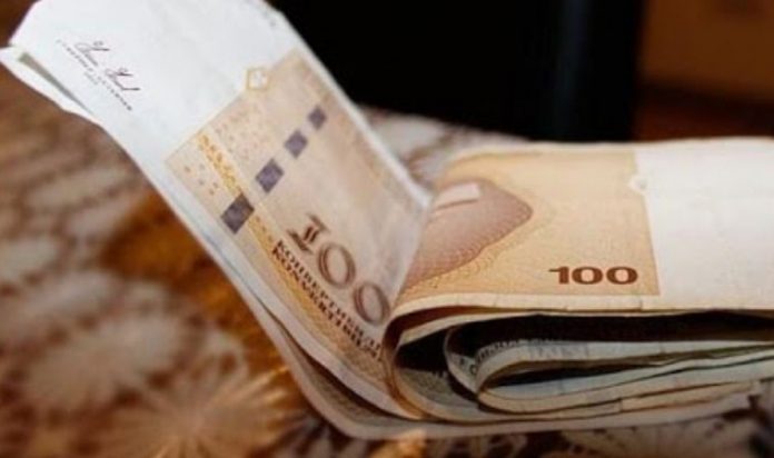 Više od 130.000 radnika u Srpskoj prima minimalac, a samo 1.770 njih ima platu veću od 5.000 KM!