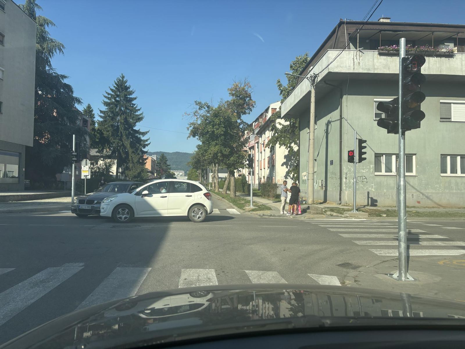 „UKLETA RASKRSNICA“ PONOVO U AKCIJI – Semafori postavljeni, nesreće ne staju!