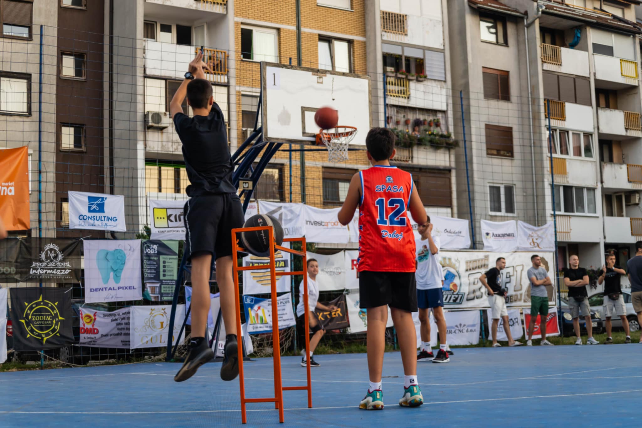 Trojka iz bloka Doboj avgust 04