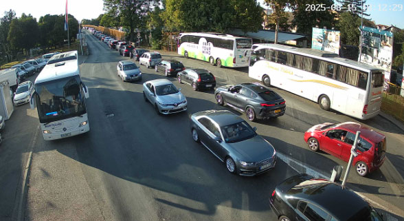GRANIČNI PRELAZI Duge kolone vozila na izlazu iz BiH