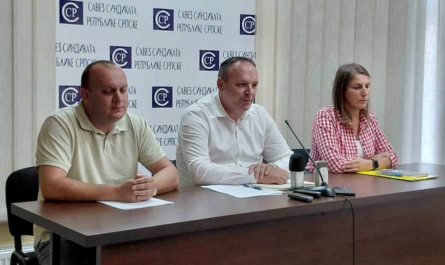 DVA ŠTRAJKA DANAS: Bez plata, bez regresa i sa zabranom kupovine na rate – radnici Šuma RS na rubu!