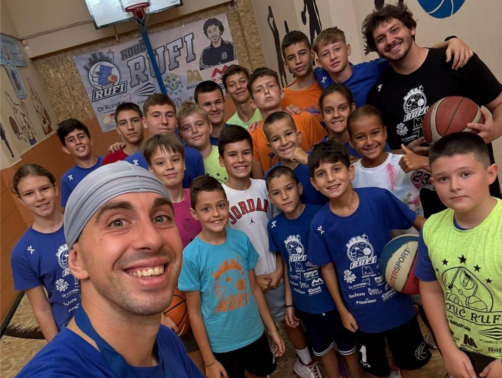 Tricky u centru "Kouč Rufi": Susret koji će mladi sportisti dugo pamtiti (FOTO)