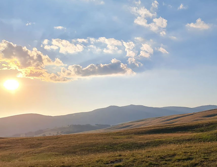 VRIJEME: Danas pretežno sunčano i sve toplije – ponegdje mogući popodnevni pljuskovi