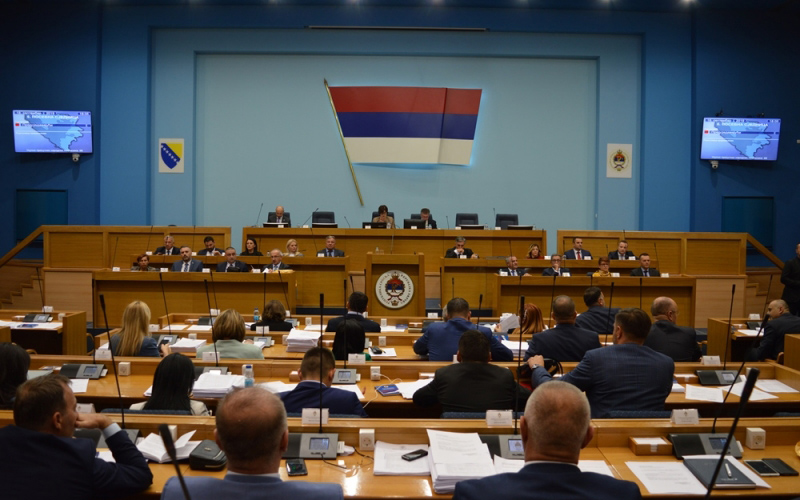 DOJAVA O BOMBI Hitna evakuacija u Narodnoj skupštini Republike Srpske