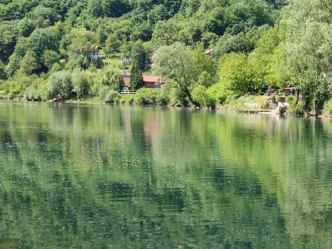 VRIJEME: Sutra pretežno sunčano i prijatno toplo