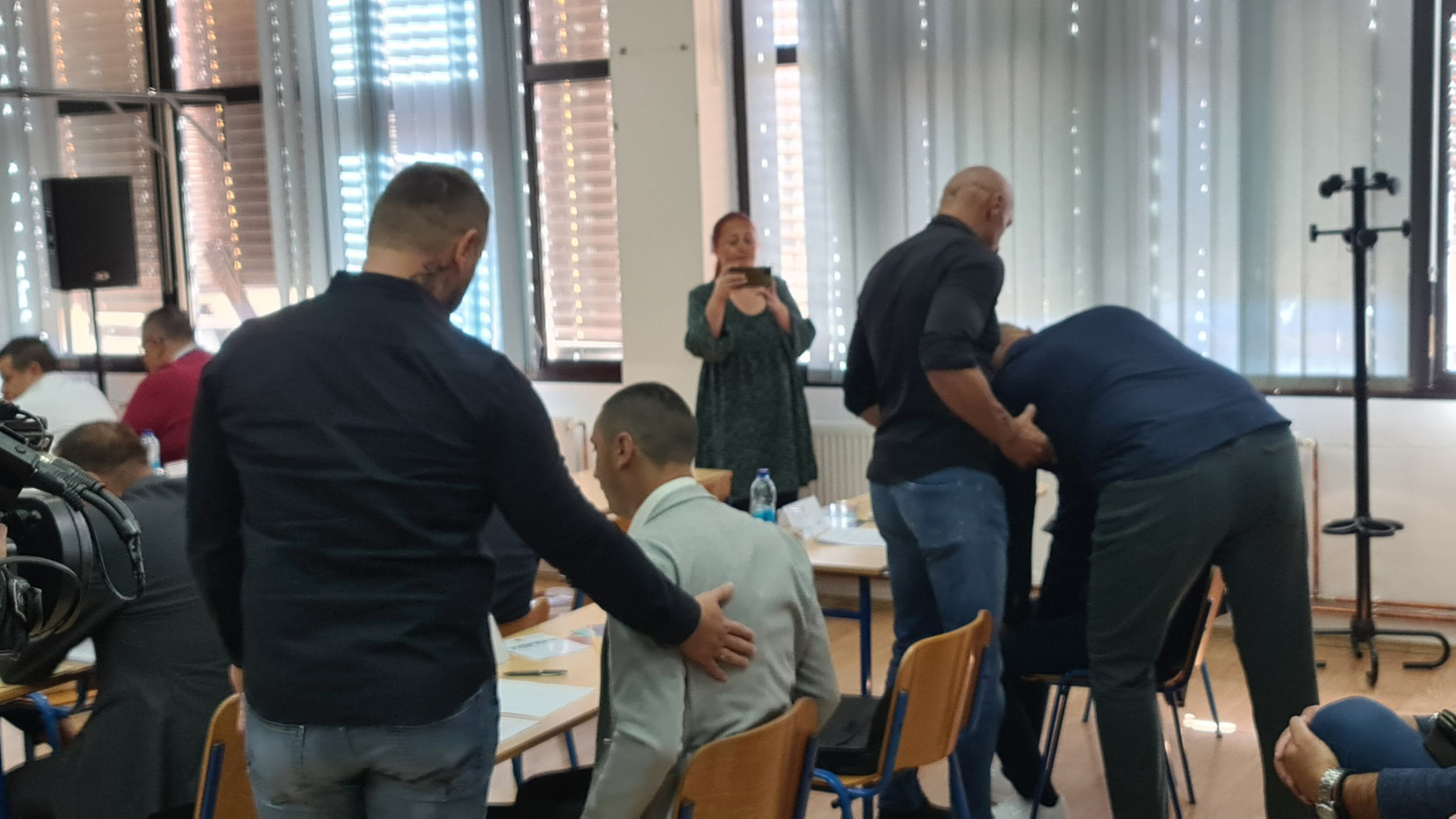 izbacivanje opozicije iz skupstine u Doboju 01