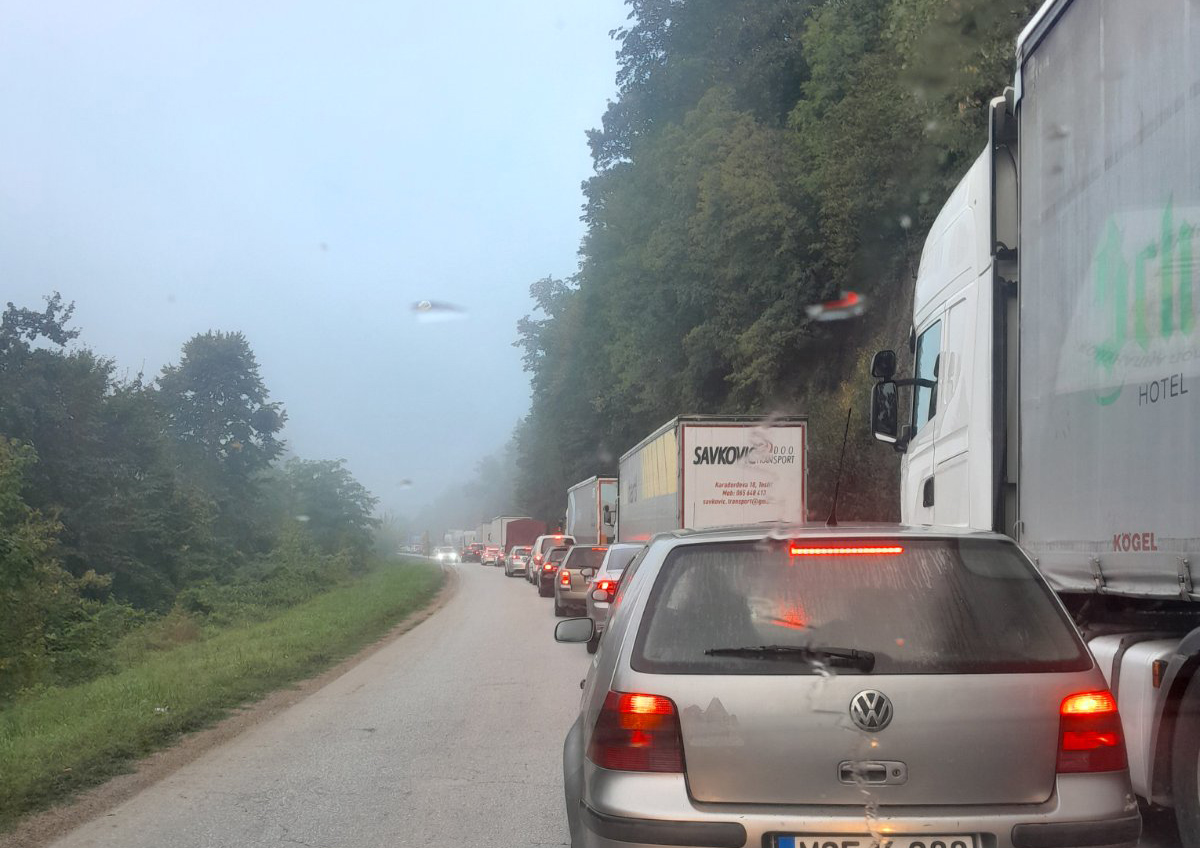 (VIDEO) Prevoznici počeli protest širom BiH, kolone i na prilazima Doboju