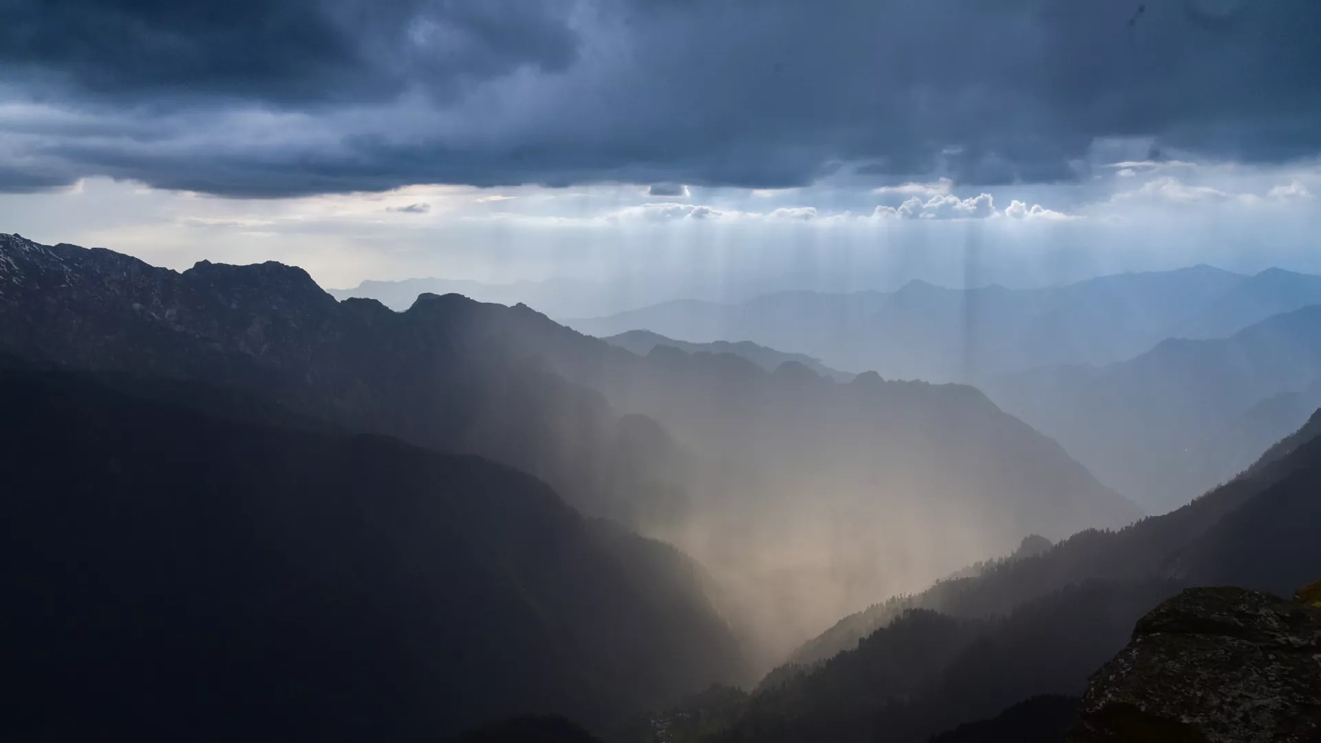 VRIJEME: Nestabilno jutro, sunčanije poslijepodne