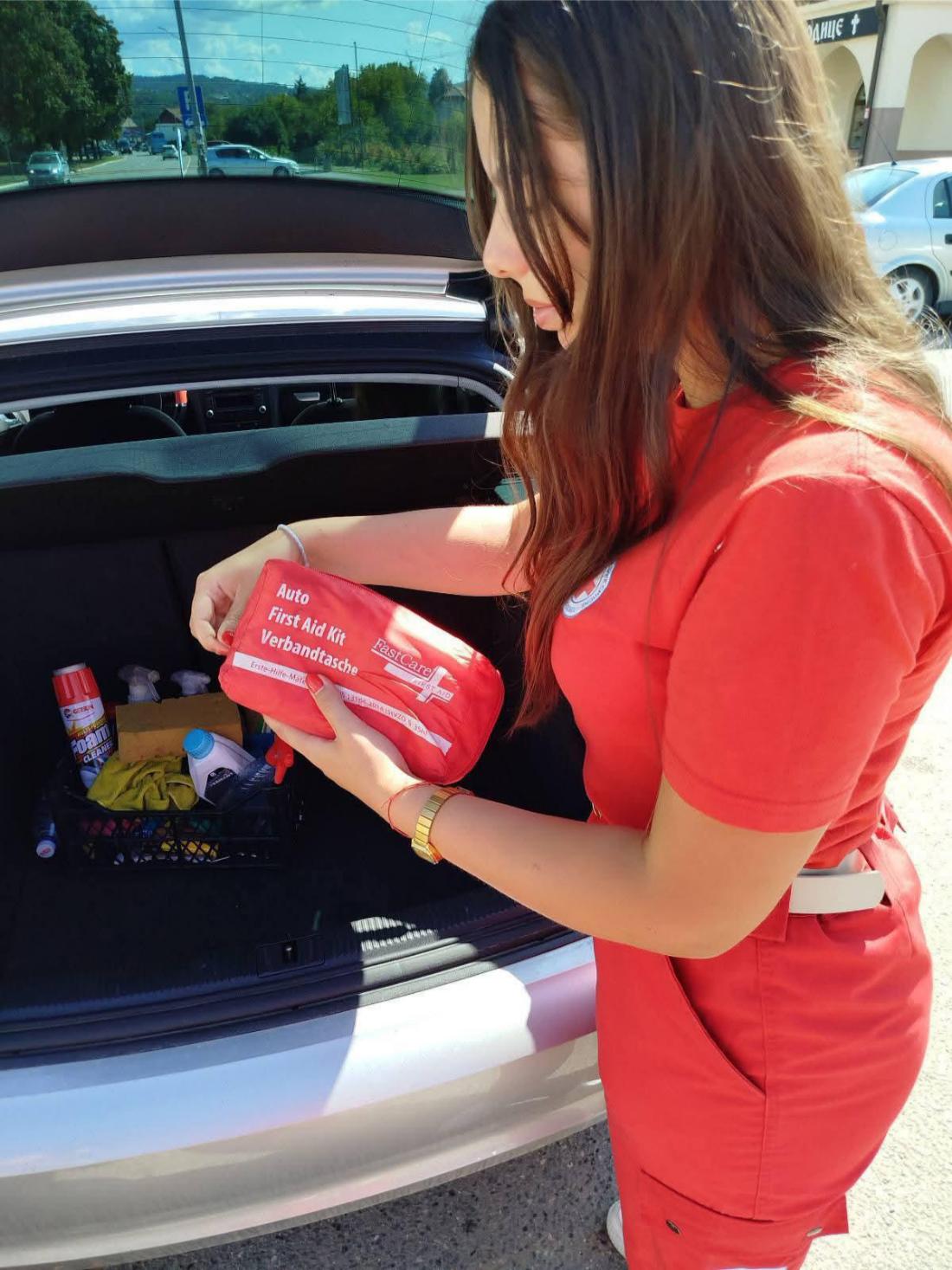 volonteri Crveni krst Doboj i PU Doboj 01