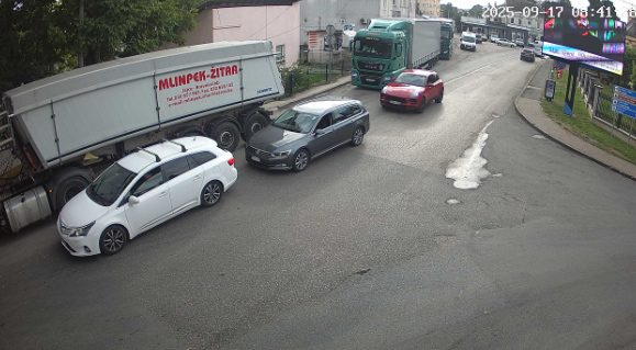 Usporeno preko graničnog prelaza Gradiška