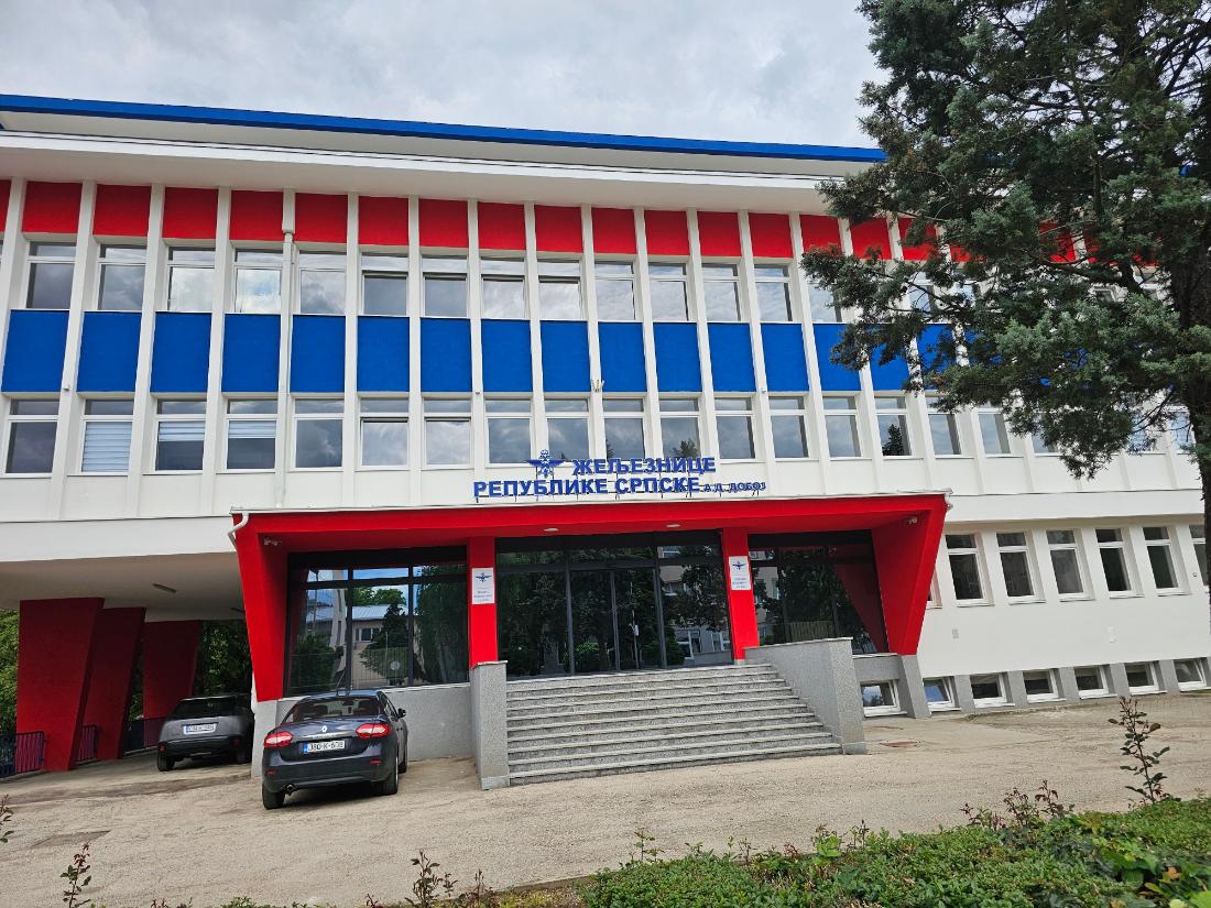 DOBOJ: Sastanak sindikata ŽRS sa menadžmentom otkazan zbog jednog minuta?