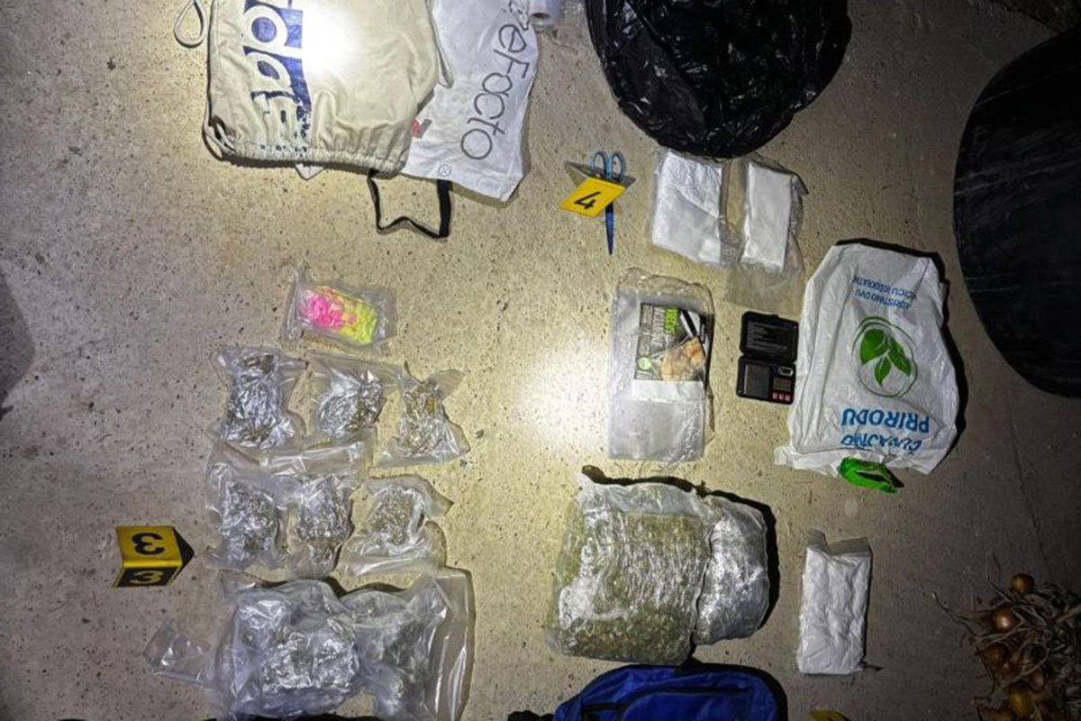 Dobojlija uhapšen u akciji „Meta V“ – zaplijenjeno više od 5 kg droge i oružje