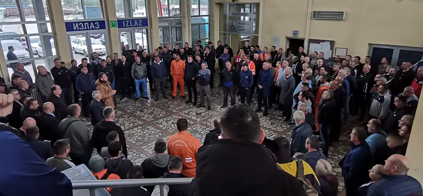 Štrajk radnika Željeznica RS: Obustavljen saobraćaj, traže isplatu plata