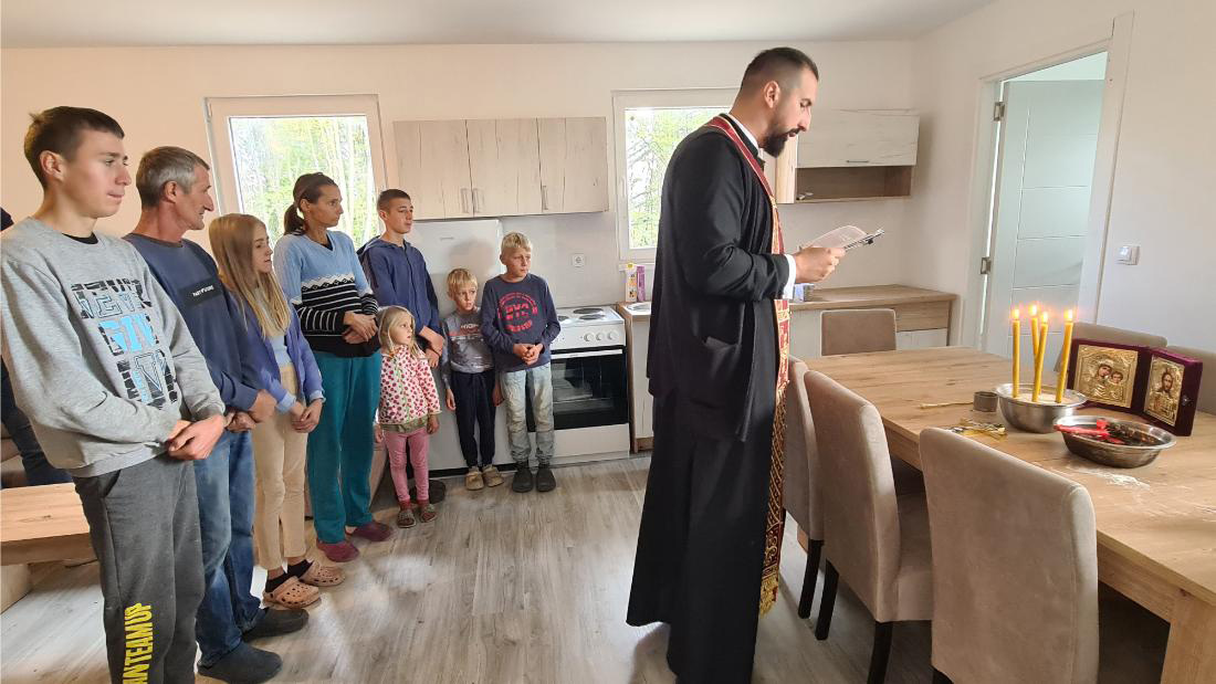 Porodica Radivojevic iz Trnjana uselila u novu kucu zahvaljujuci Srbima za Srbe 01