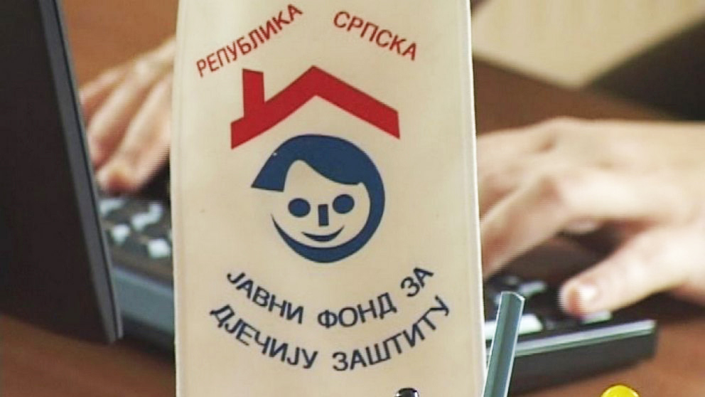 DOBOJ Isplata novcane podrske korisnicima povodom Nedjelje djeteta
