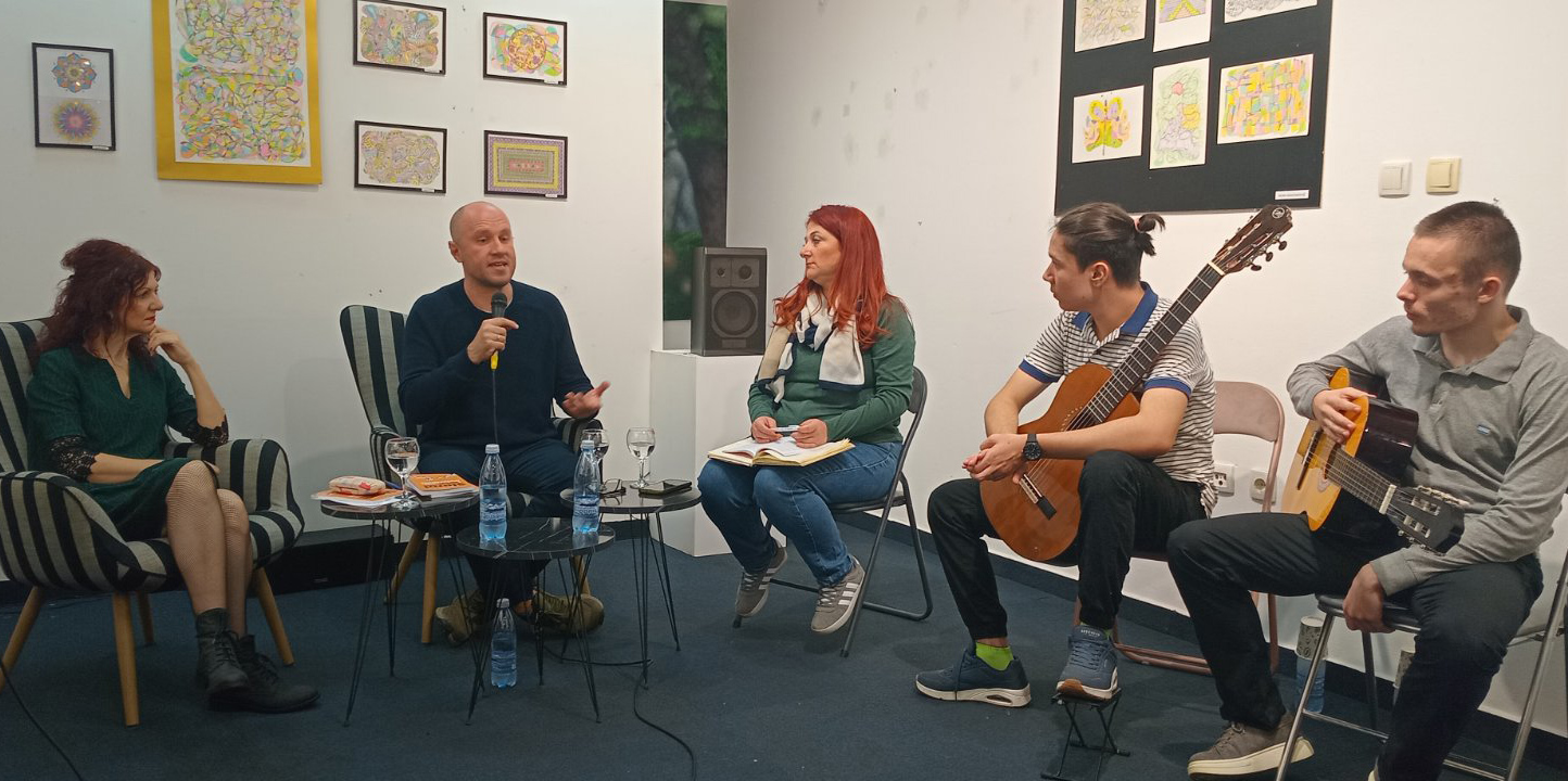 Promovisana knjiga „Slomi okove nikotina i pokidaj lance zavisnosti” u Doboju