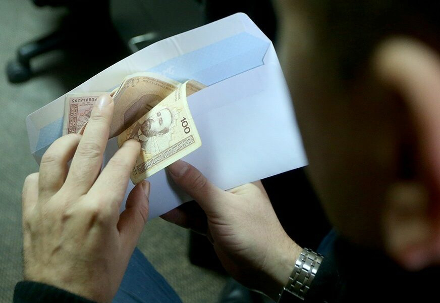 Srpska četiri puta siromašnija, a minimalnu platu izjednačava sa Hrvatskom