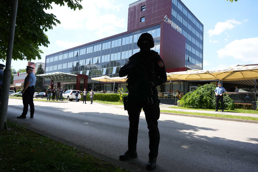 Razlika u odgovornosti između Slovenije i BiH/RS kao nebo i zemlja. Kao razlika između normalnog i poludivljeg društva!