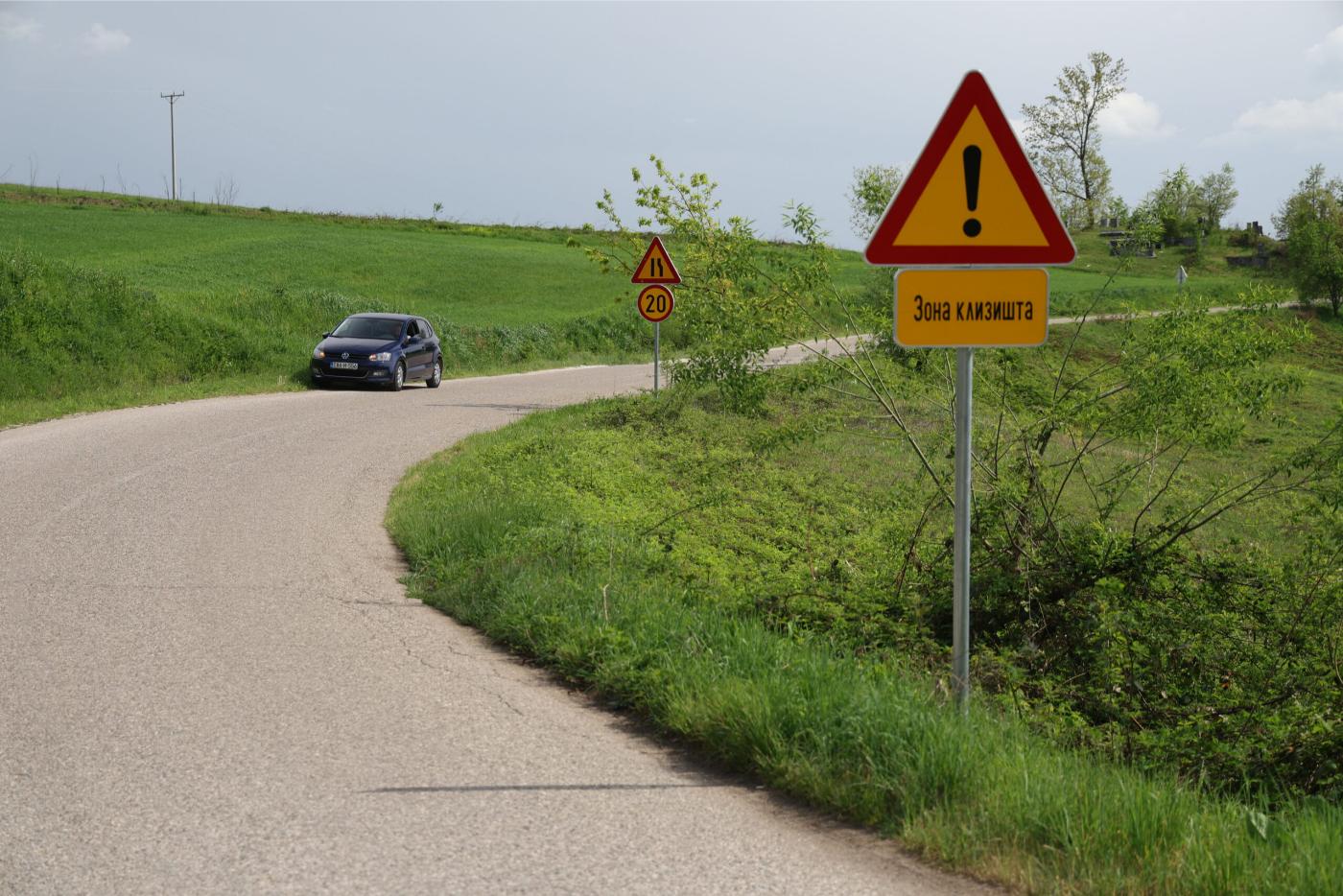 PUTEVI: Saobraćaj se uglavnom odvija redovno, ali na snazi brojna ograničenja