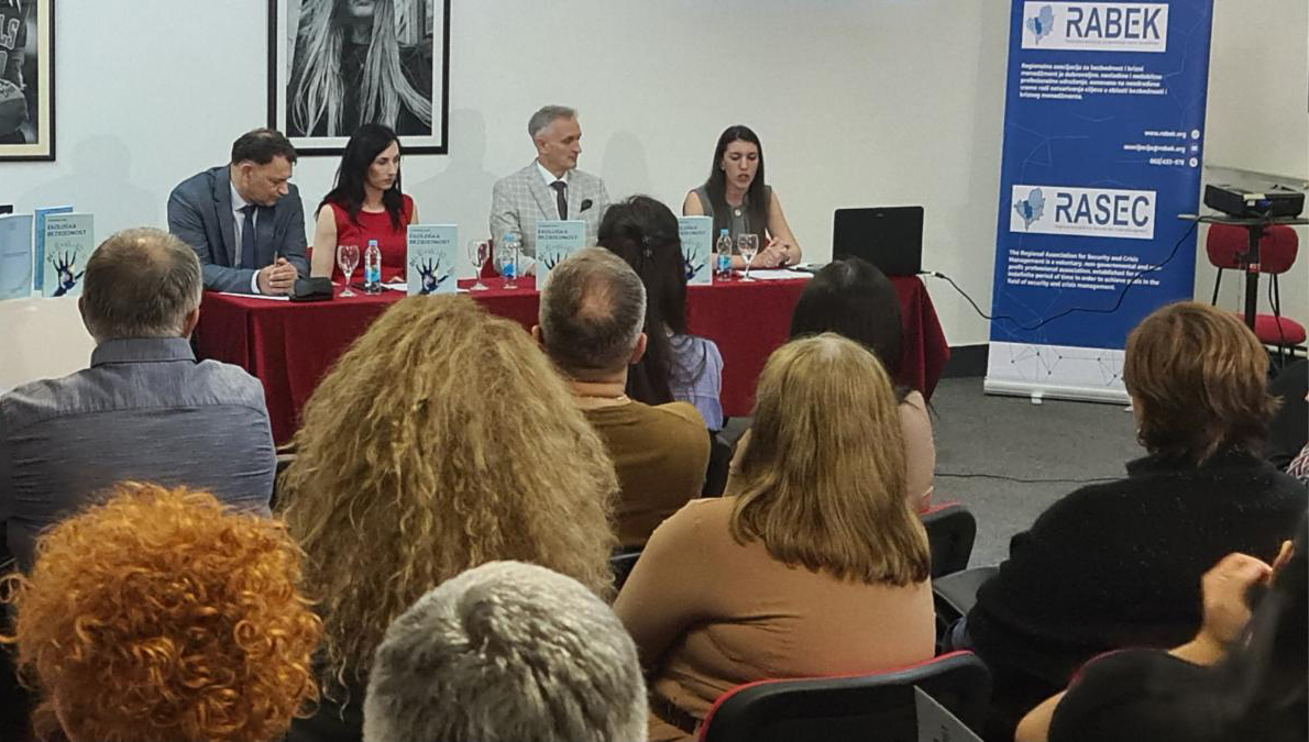 DOBOJ: Promovisana knjiga "Ekološka bezbjednost" autora Slobodana Simića