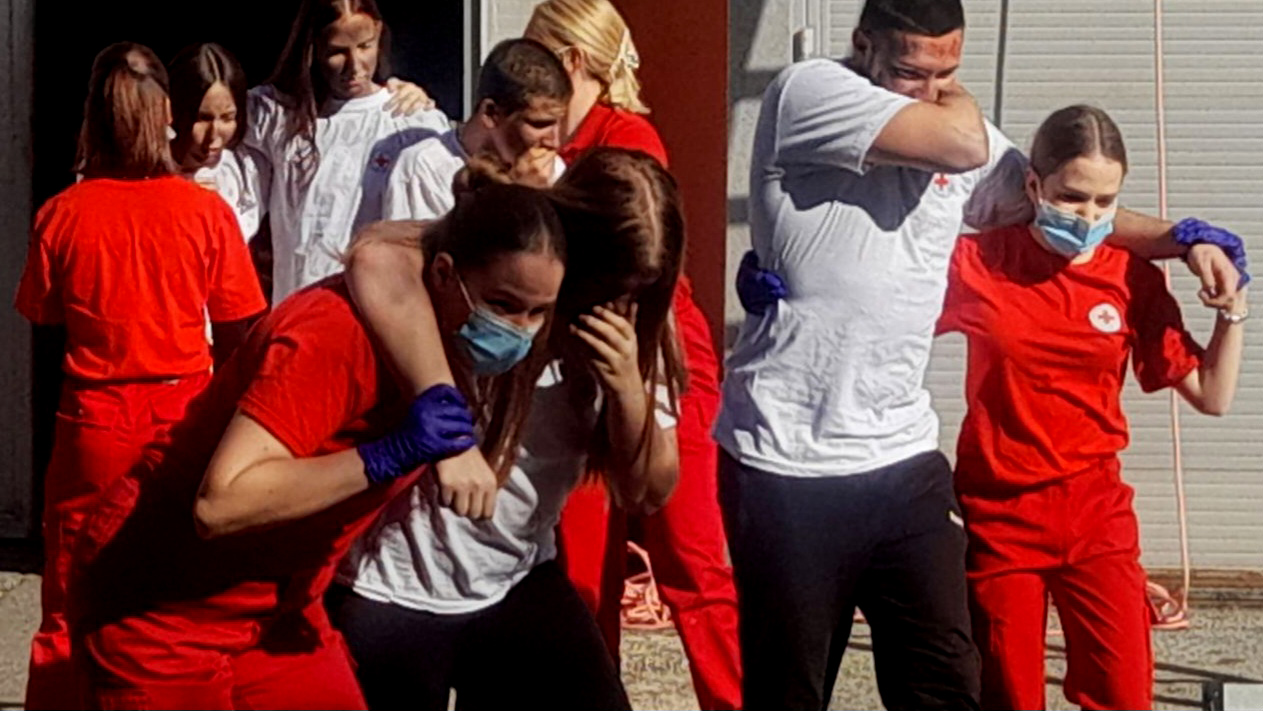 DOBOJ: Realizovana vježba spasavanja iz zapaljenog objekta