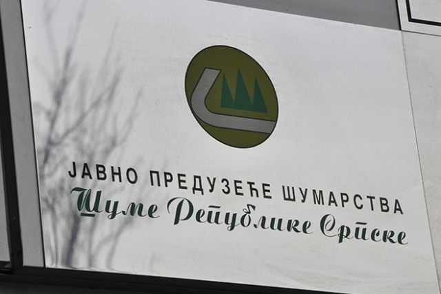 "Ne trebam saglasnost politike za smjene direktora" Šume Srpske duguju radnicima za plate 4,2 miliona KM