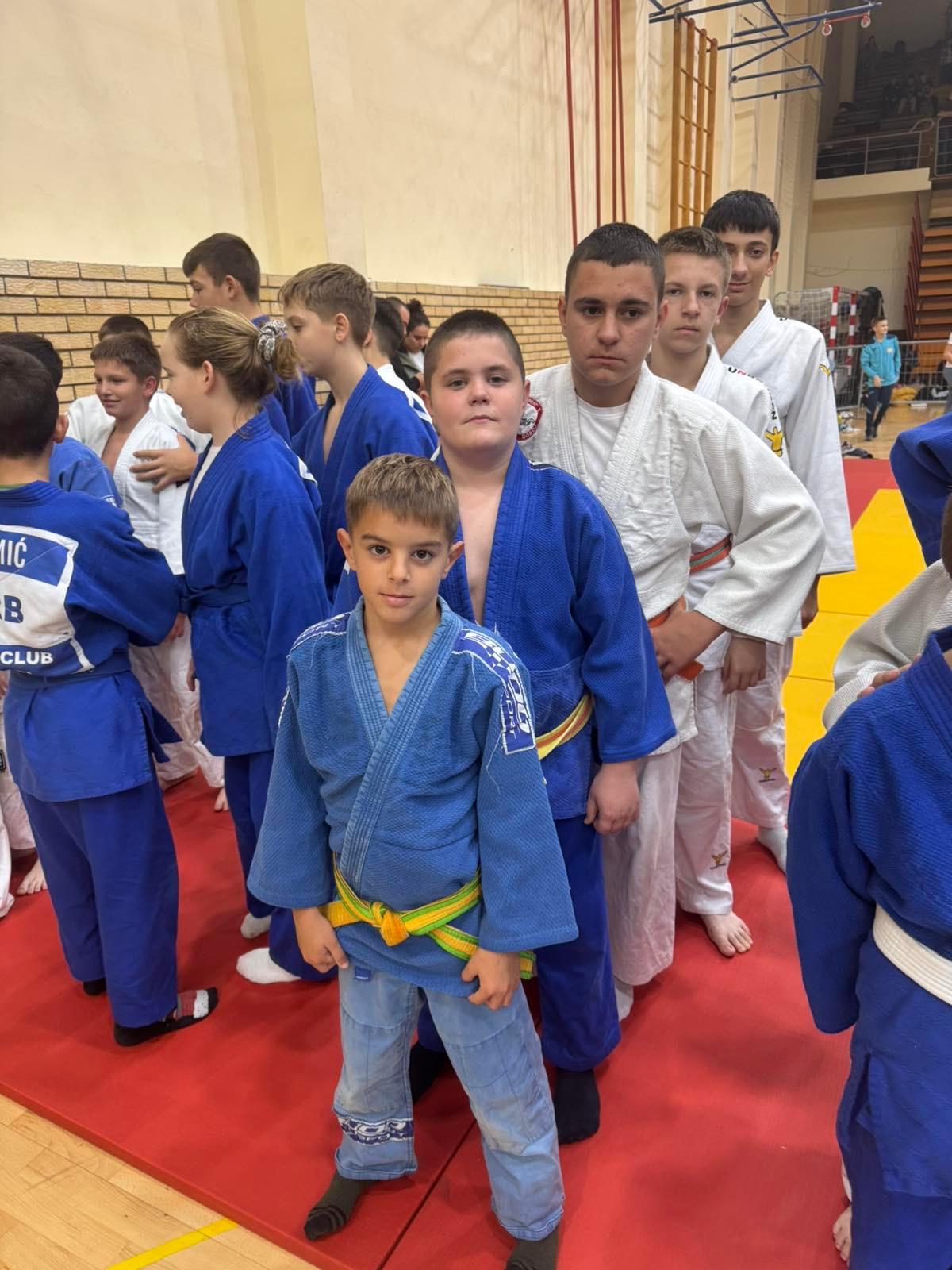 Dzudisti Ozrena uspjesni na turniru u Beceju 01