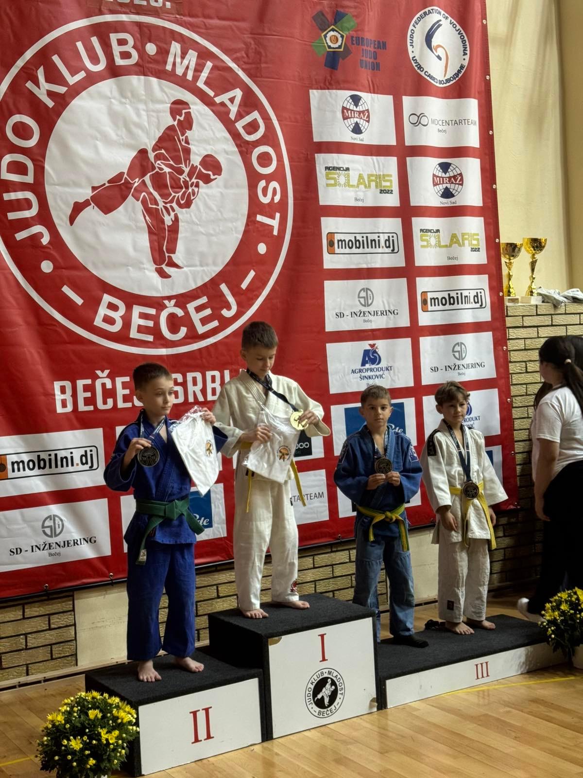 Dzudisti Ozrena uspjesni na turniru u Beceju 02