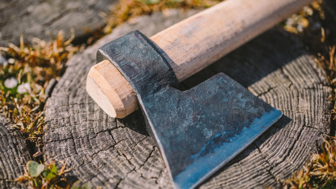 ZLOČIN U STANARIMA: Žena ubijena sjekirom, uhapšen muž (82)