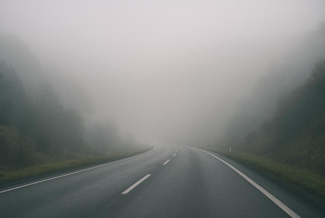 PUTEVI: Vidljivost smanjena zbog magle i niske oblačnosti