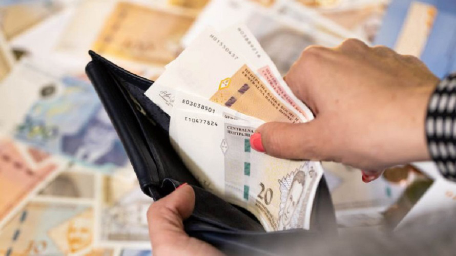 Isplata novembarskih penzija danas – decembarske stižu krajem mjeseca