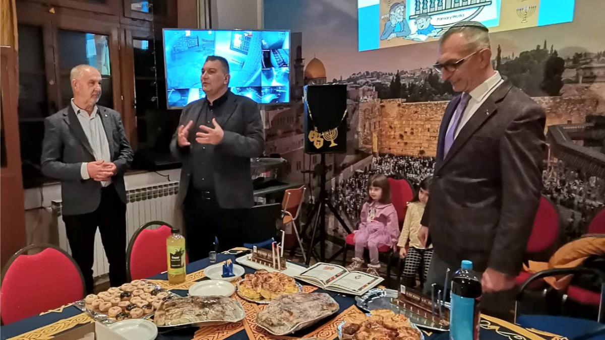 DOBOJ: Proslavljena Hanuka - praznik svjetlosti i okupljanja