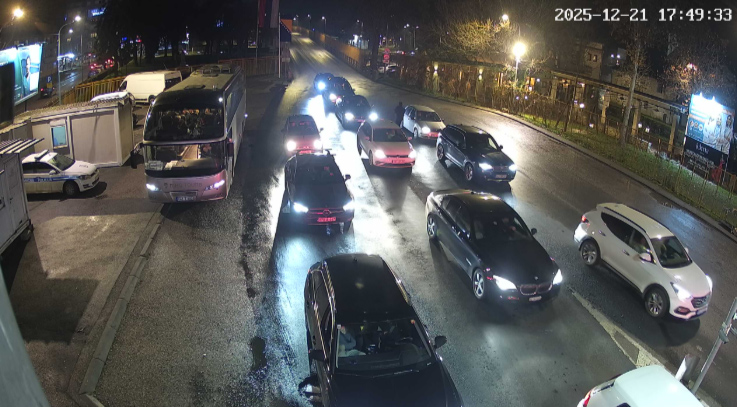 KILOMETARSKE KOLONE Velike gužve na graničnim prelazima