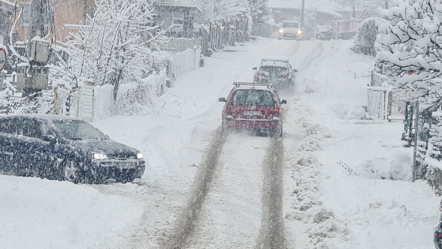 DOBOJ: Putevi prohodni, zimske službe na terenu