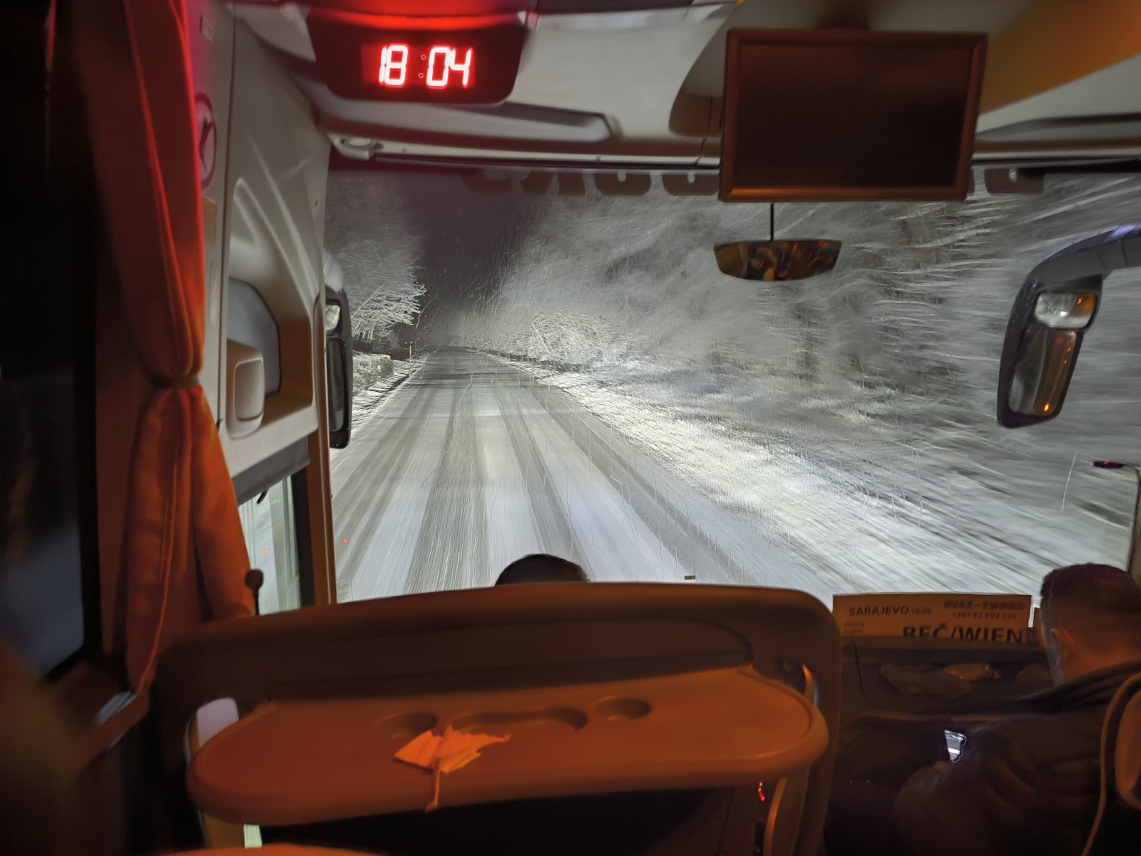 PUTEVI: Snijeg i led parališu puteve u Republici Srpskoj, obustave za teretna vozila na više pravaca