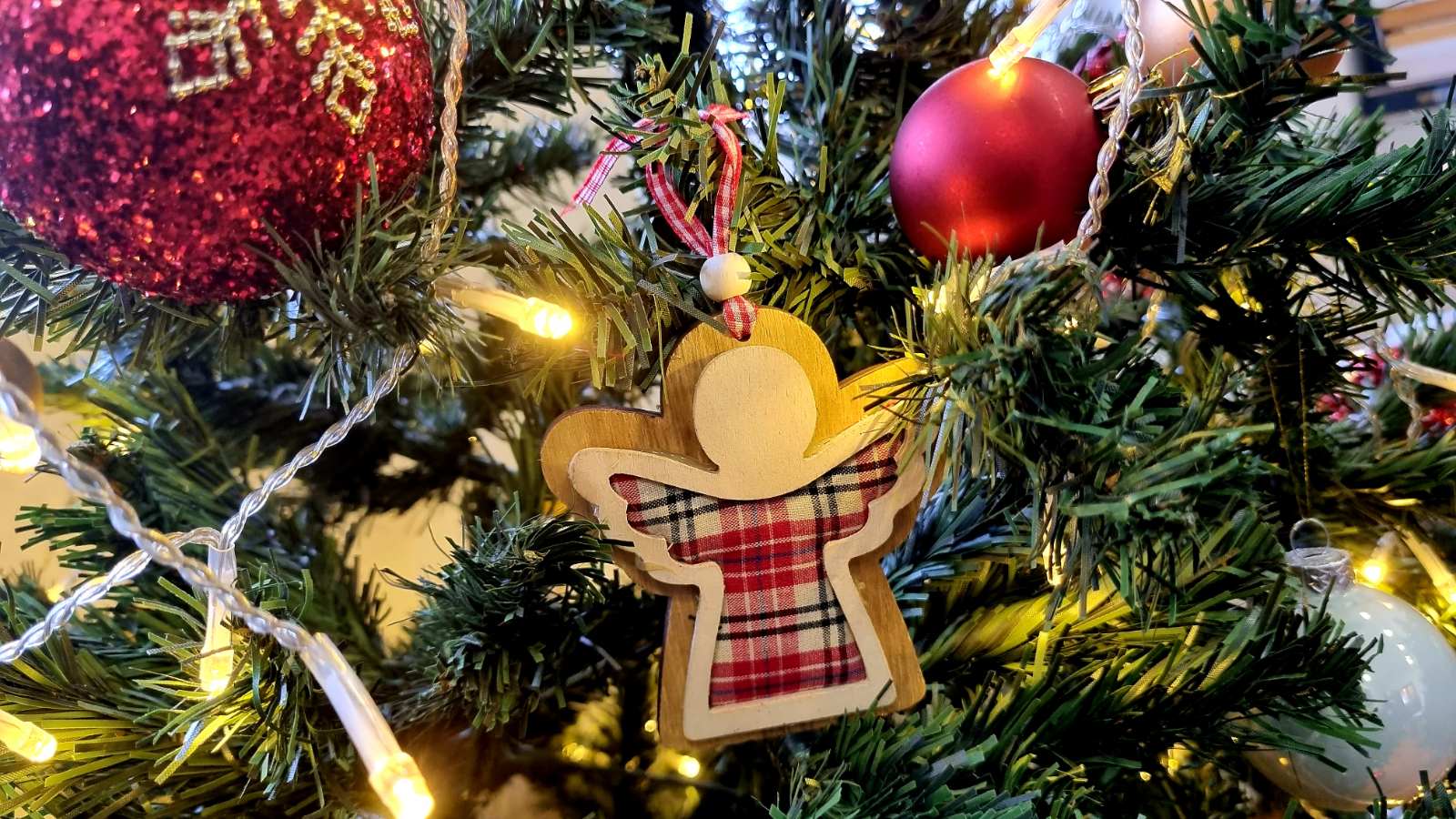 Božićni običaji koje treba da ispoštujete, sve ostalo je praznovjerje