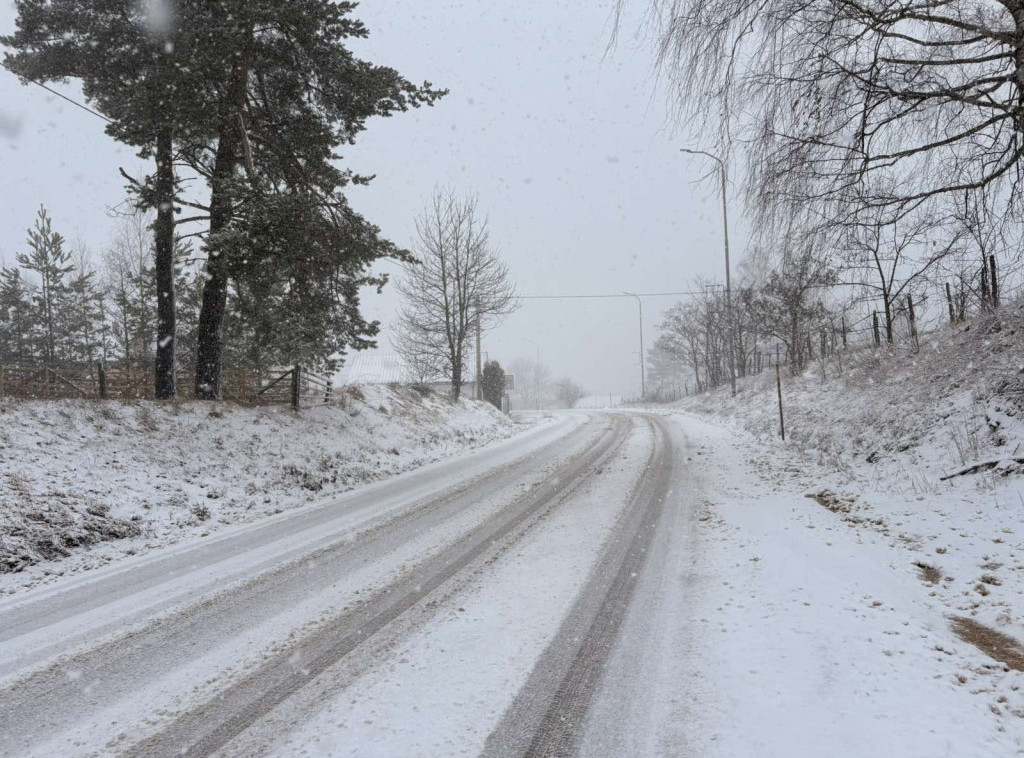 PUTEVI: Većina puteva prohodna, oprez zbog poledice, magle i radova
