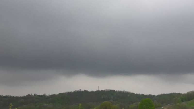 VRIJEME: Toplije nego prethodnih dana, oblačno uz povremenu kišu